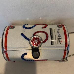 Littlearth roadflair New York Swarovski crystal purse